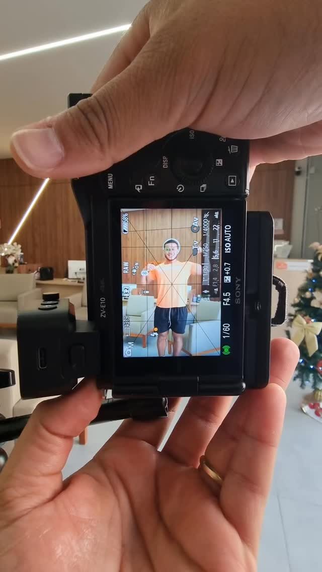 Instagram post from daniel.schaves. This post is in position 0.