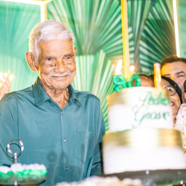 Instagram post from daniel.schaves. This post is in position 7.